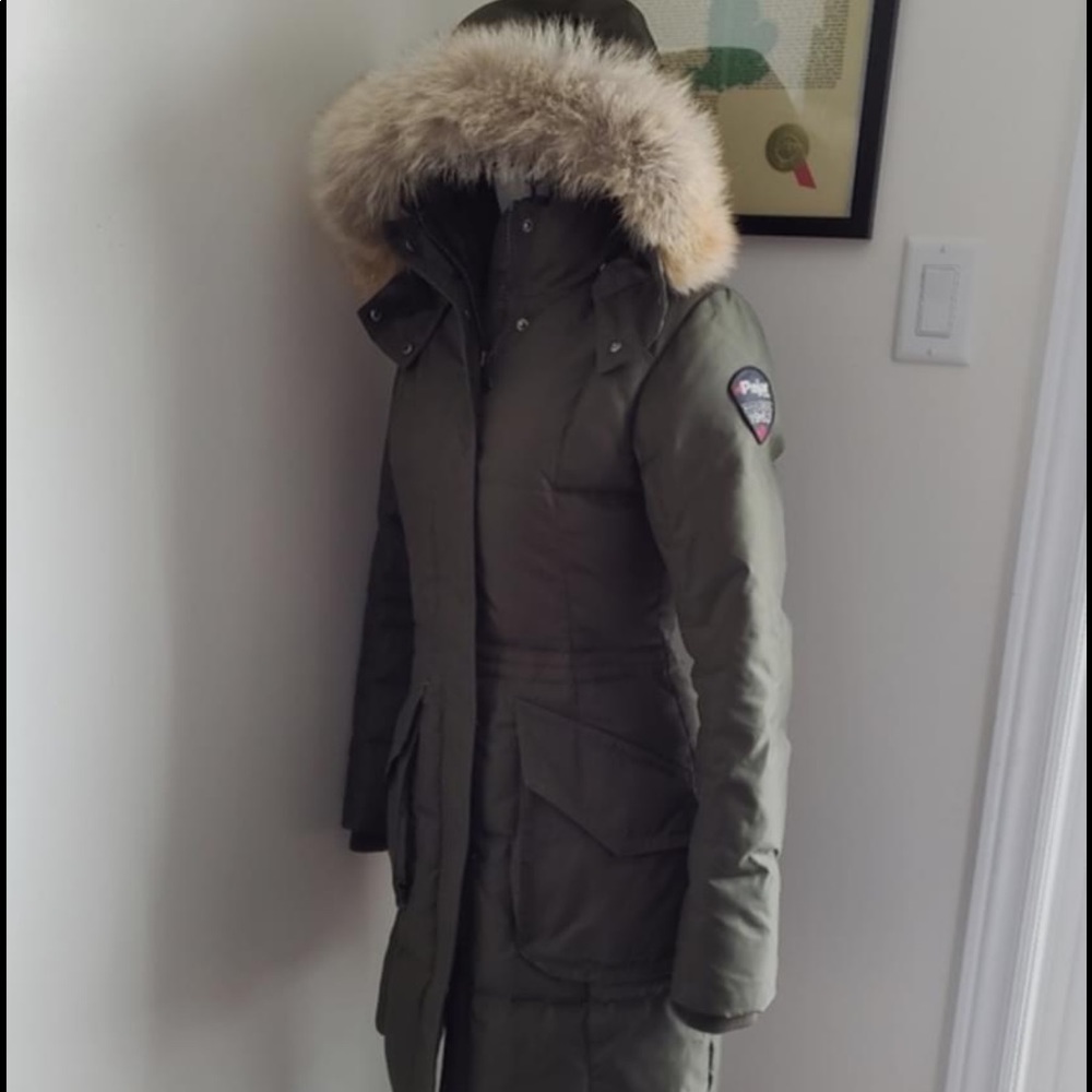 Sold XS Pajar coat in green with real fur